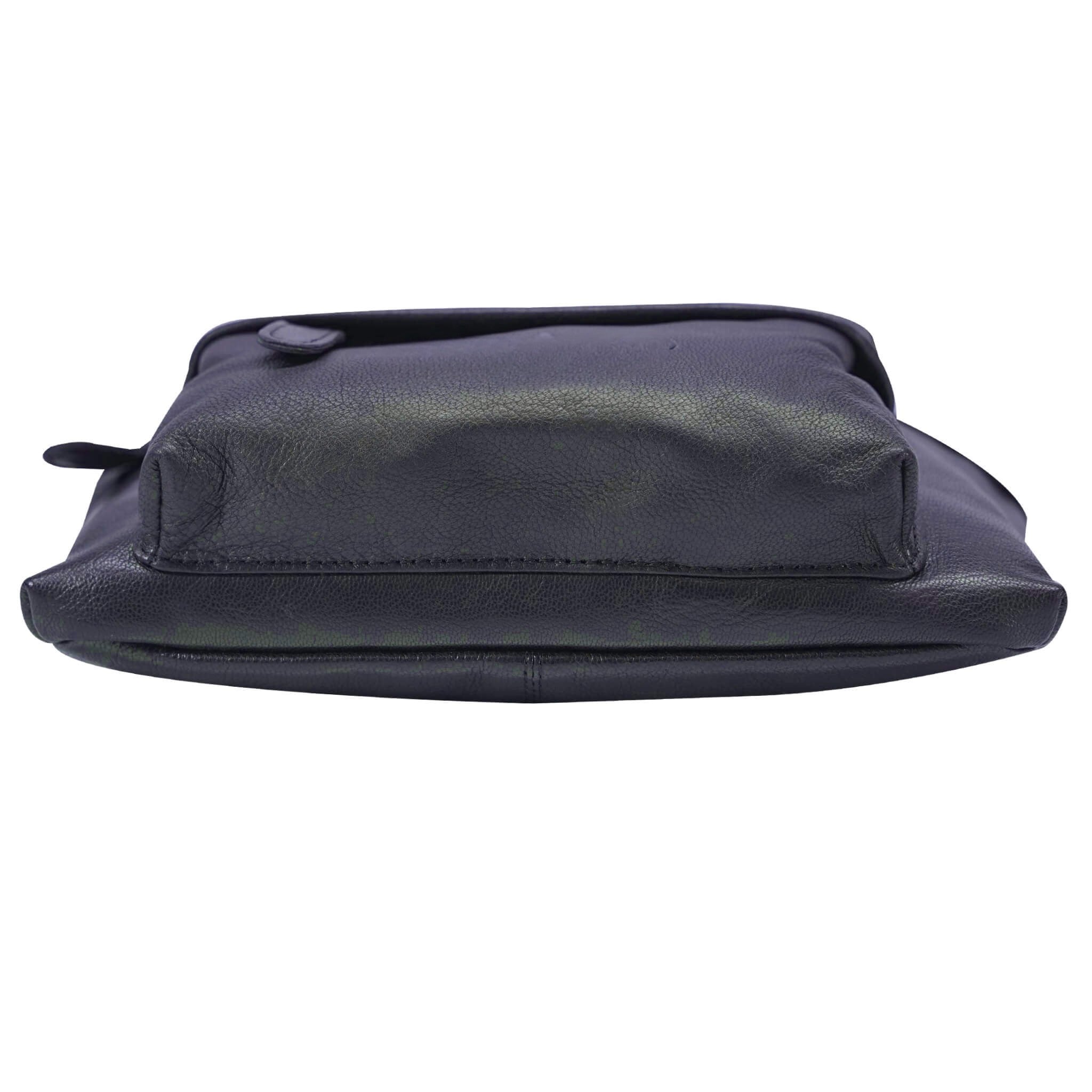 Wanderer Leather Waist Bag - GW6426