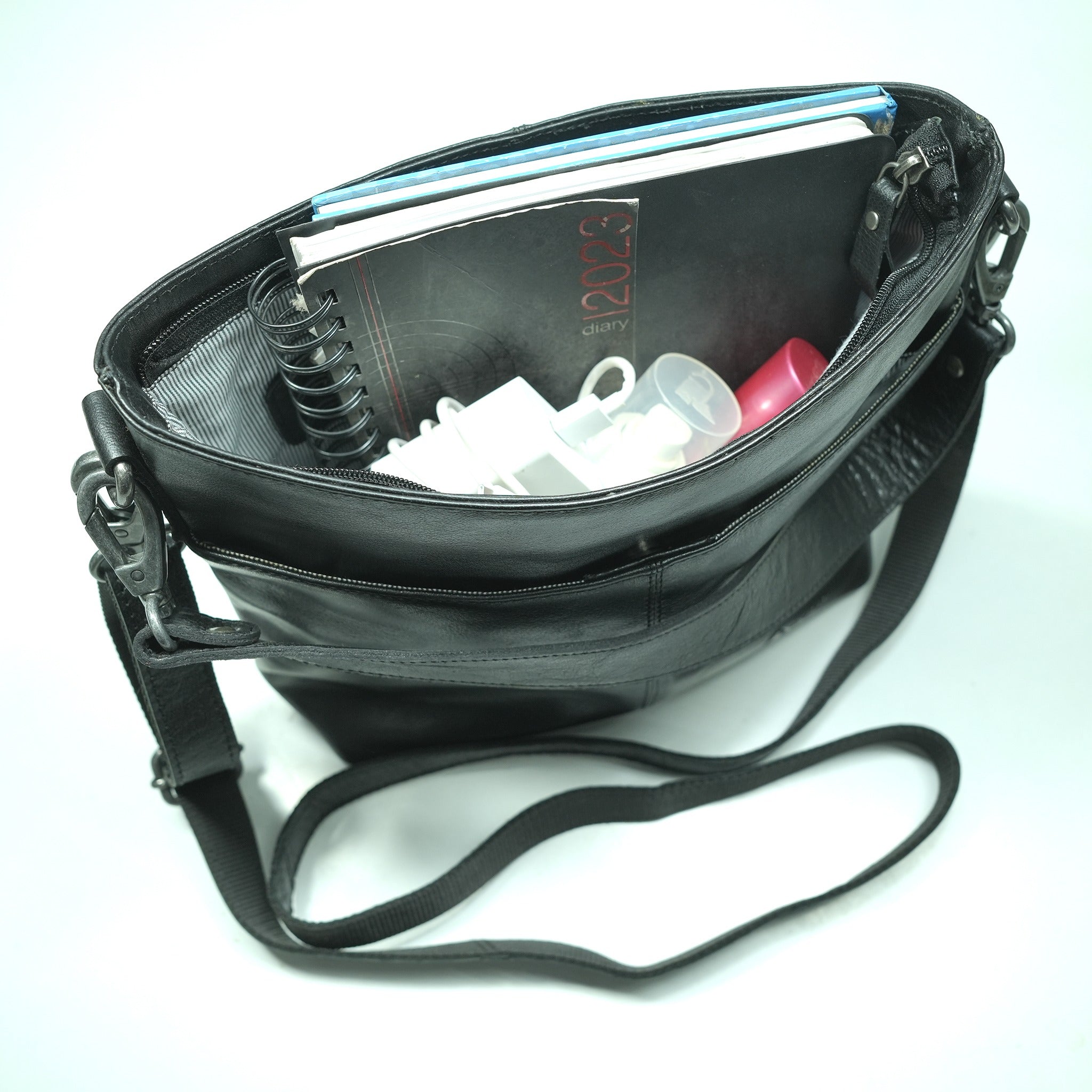 Carryall Shoulder Bag – GW657701